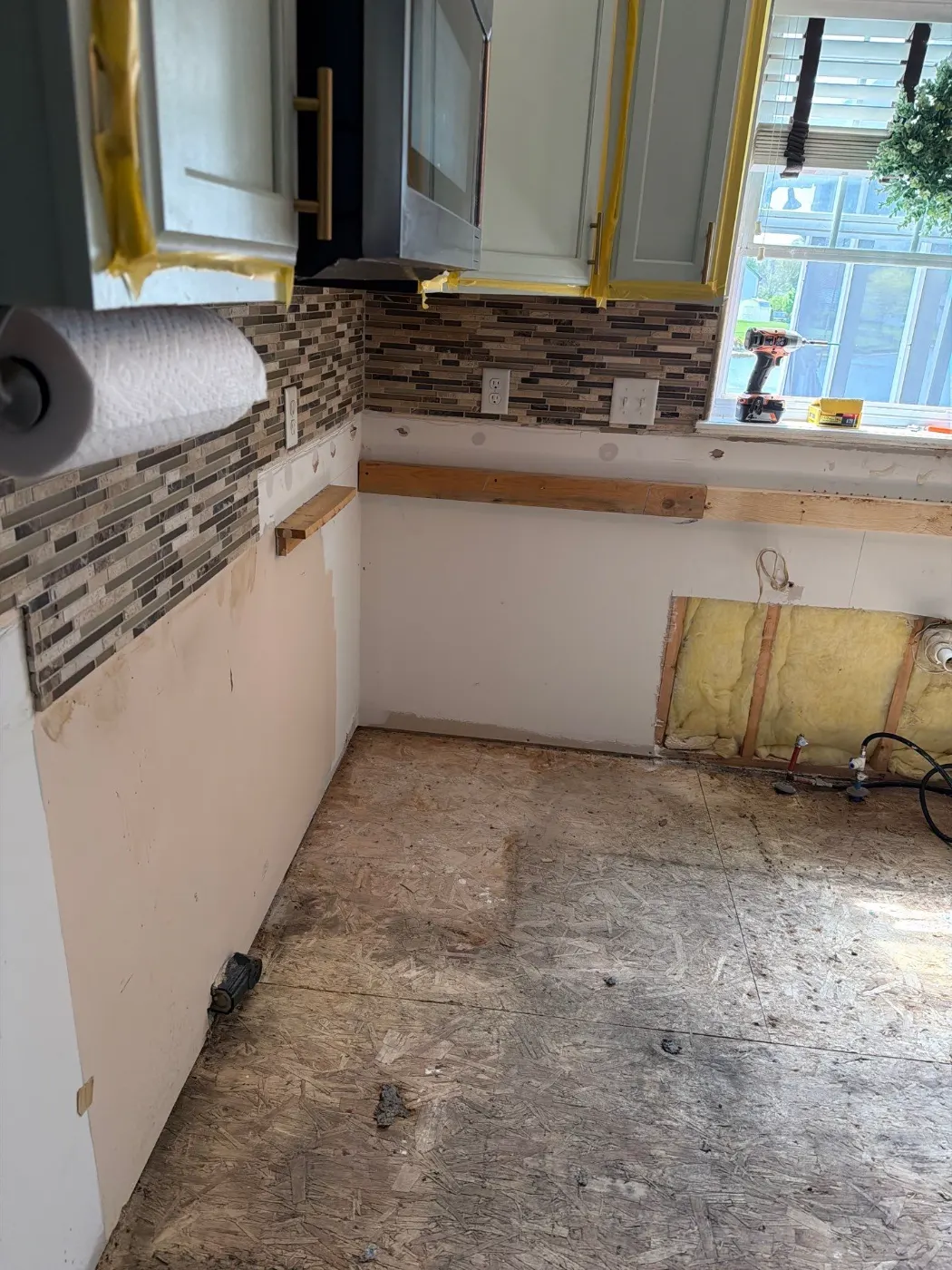 Containment setup for mold remediation in Rocky Ripple home